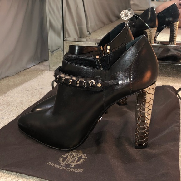 Roberto Cavalli Shoes - FINAL CHANCE Roberto Cavalli ankle booties
